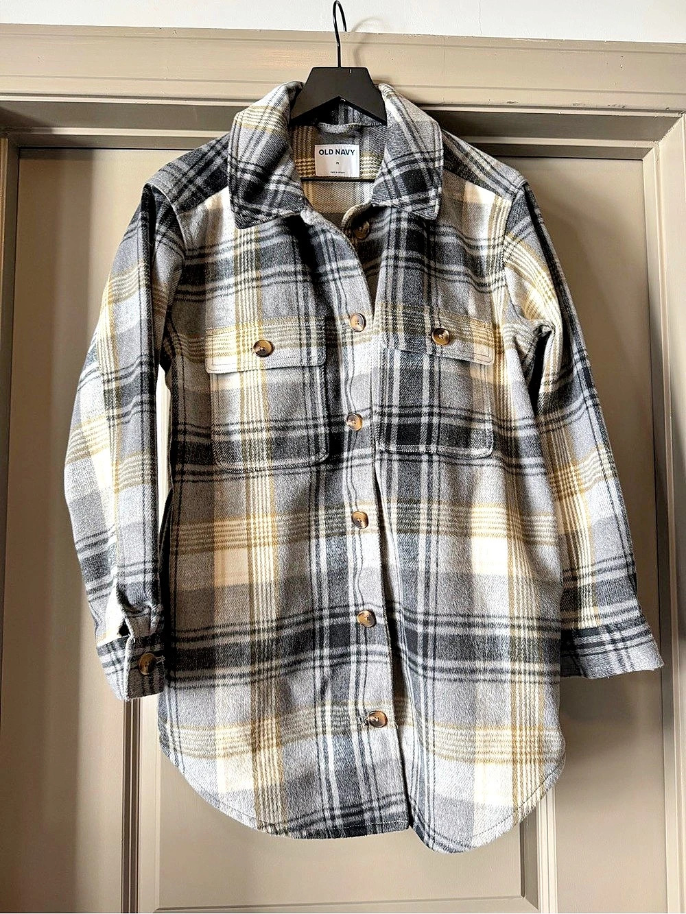 Old Navy Plaid Soft-Brushed Utility Shacket for Women Gray & White Medium